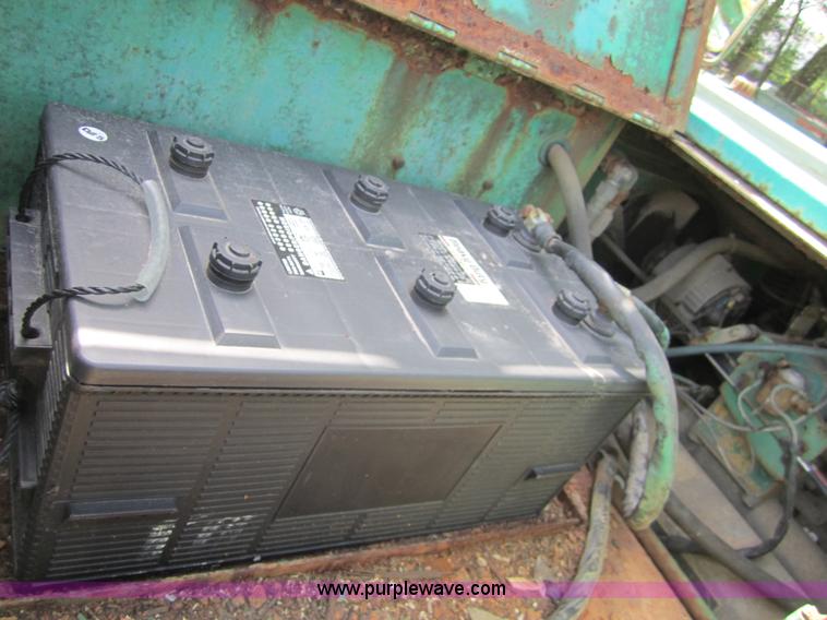 image for item I2117 P & H T150 truck crane