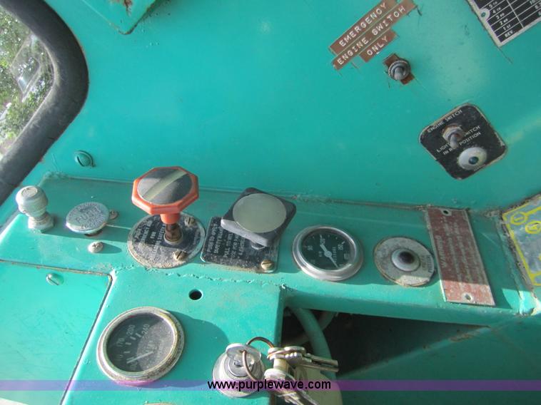 image for item I2117 P & H T150 truck crane