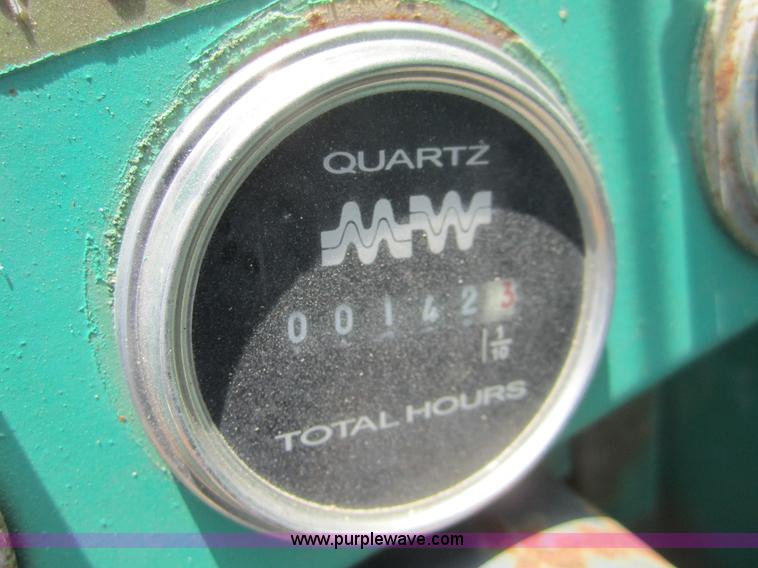 image for item I2117 P & H T150 truck crane