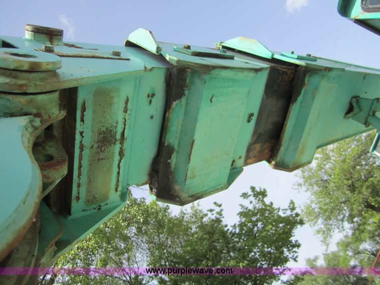 image for item I2117 P & H T150 truck crane