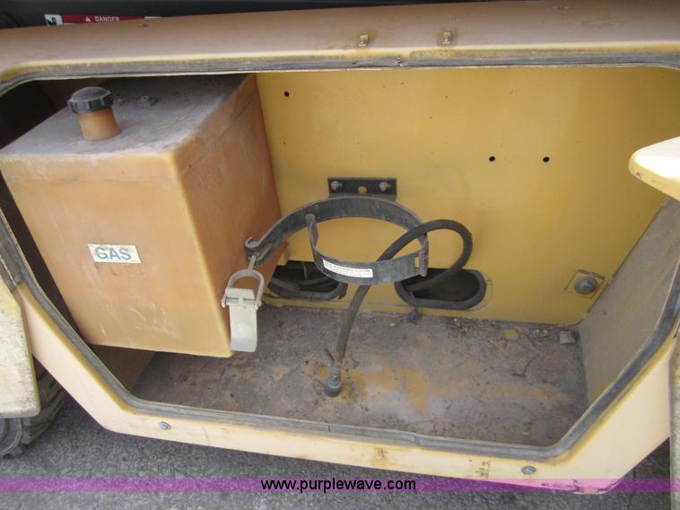 image for item I2119 1998 Grove SM3269XT scissor lift