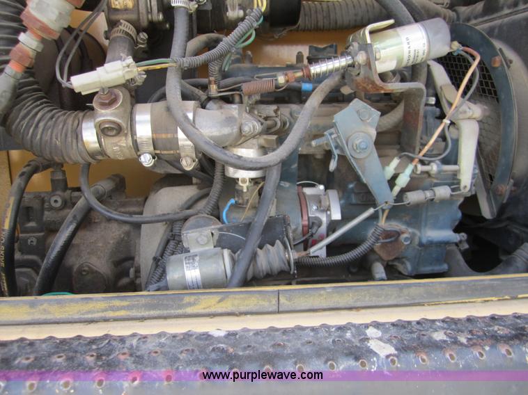 image for item I2119 1998 Grove SM3269XT scissor lift