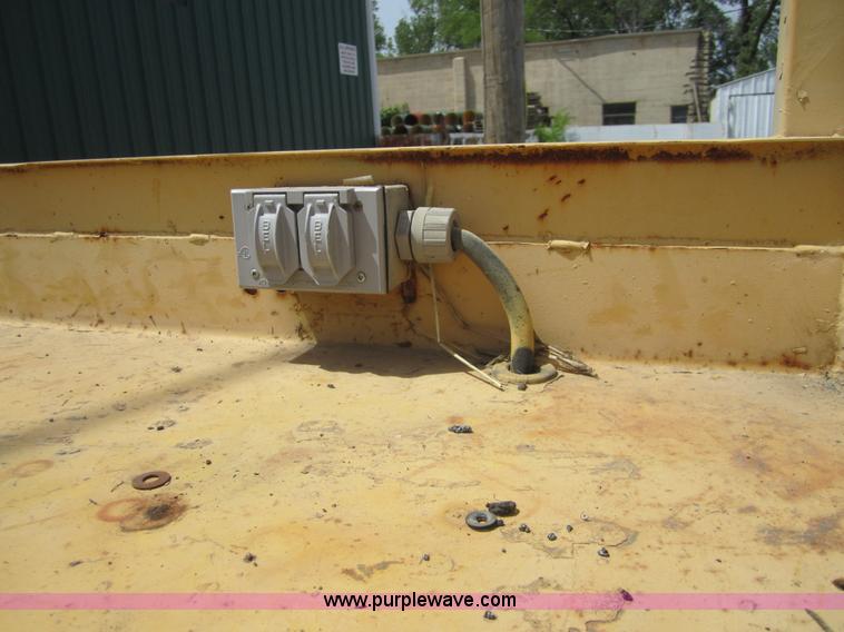 image for item I2119 1998 Grove SM3269XT scissor lift