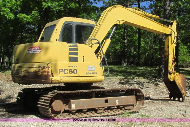 image for item I3017 1998 Komatsu PC60-7 mini excavator