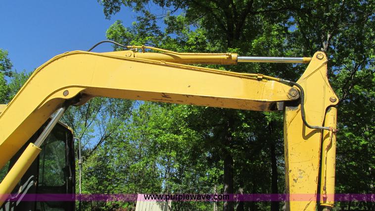 image for item I3017 1998 Komatsu PC60-7 mini excavator