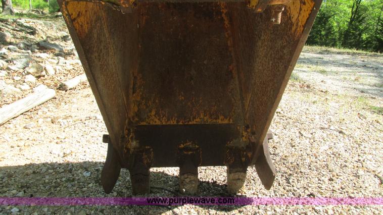 image for item I3017 1998 Komatsu PC60-7 mini excavator