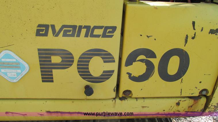 image for item I3017 1998 Komatsu PC60-7 mini excavator