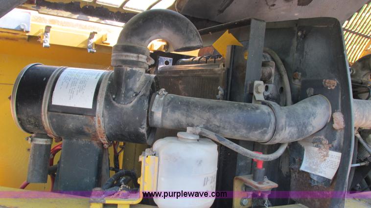 image for item I3017 1998 Komatsu PC60-7 mini excavator