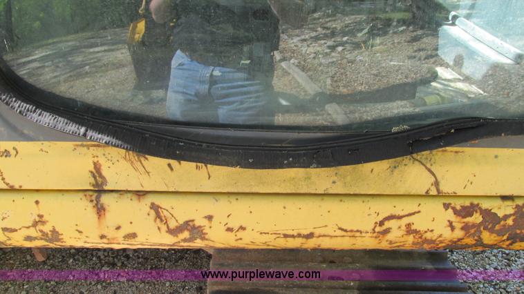 image for item I3017 1998 Komatsu PC60-7 mini excavator