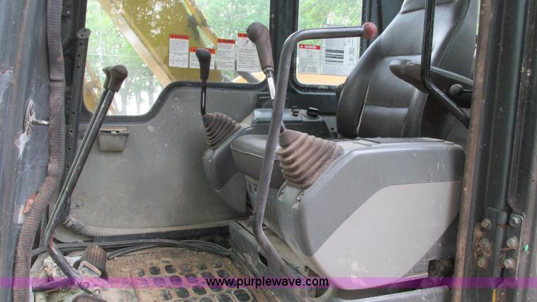 image for item I3017 1998 Komatsu PC60-7 mini excavator