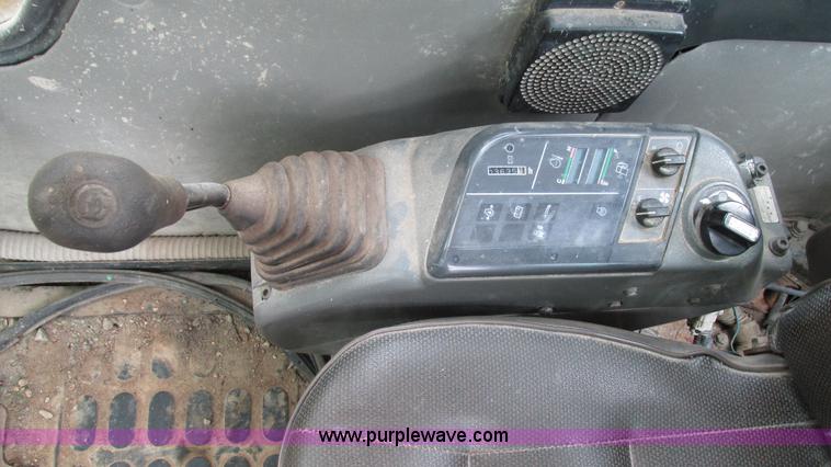 image for item I3017 1998 Komatsu PC60-7 mini excavator