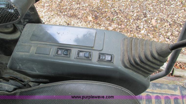 image for item I3017 1998 Komatsu PC60-7 mini excavator