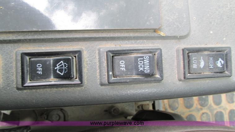 image for item I3017 1998 Komatsu PC60-7 mini excavator