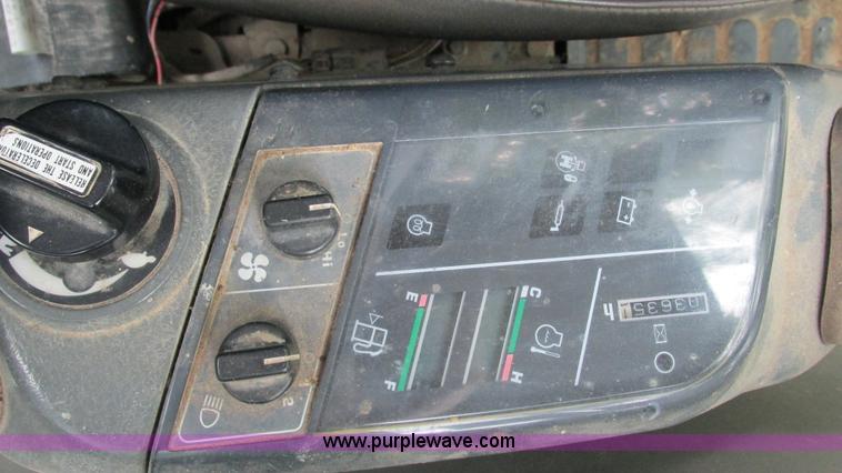 image for item I3017 1998 Komatsu PC60-7 mini excavator