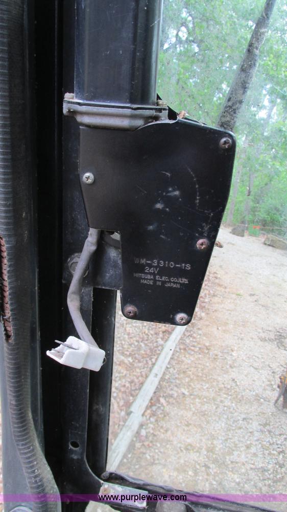 image for item I3017 1998 Komatsu PC60-7 mini excavator