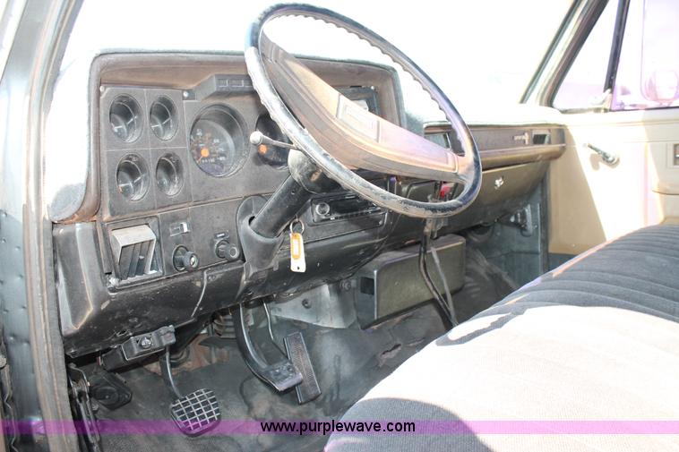 image for item J1494 1985 Chevrolet Kodiak flatbed truck