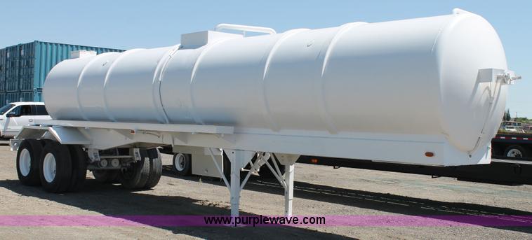image for item J1495 1981 Republic water trailer