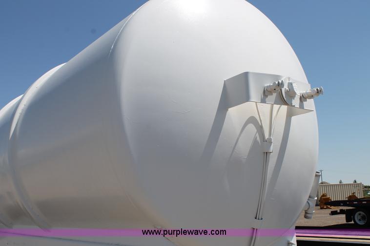 image for item J1495 1981 Republic water trailer