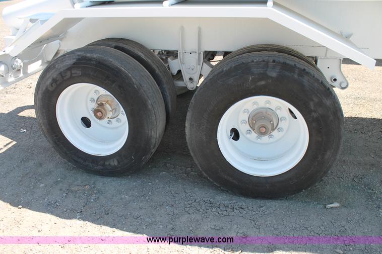 image for item J1495 1981 Republic water trailer