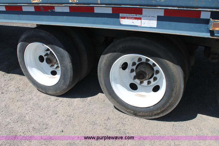 image for item J1498 2006 Landoll 330B equipment trailer