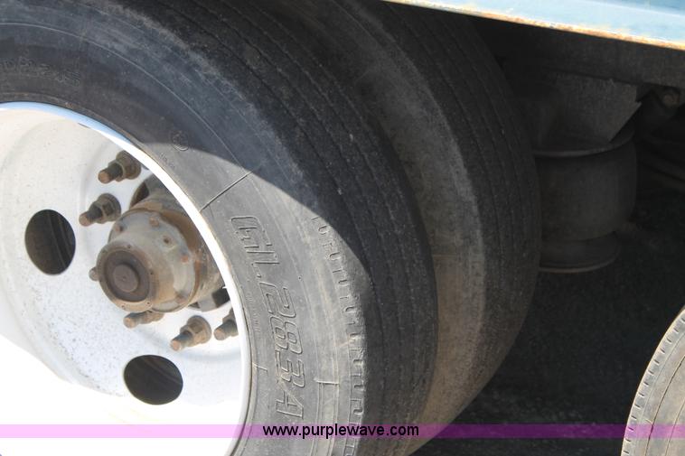 image for item J1498 2006 Landoll 330B equipment trailer