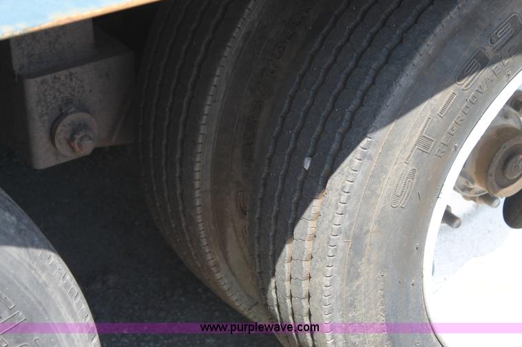 image for item J1498 2006 Landoll 330B equipment trailer