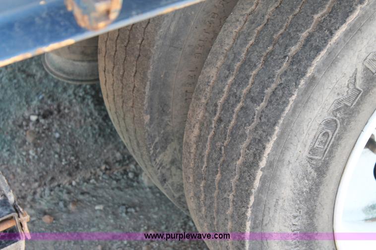 image for item J1498 2006 Landoll 330B equipment trailer