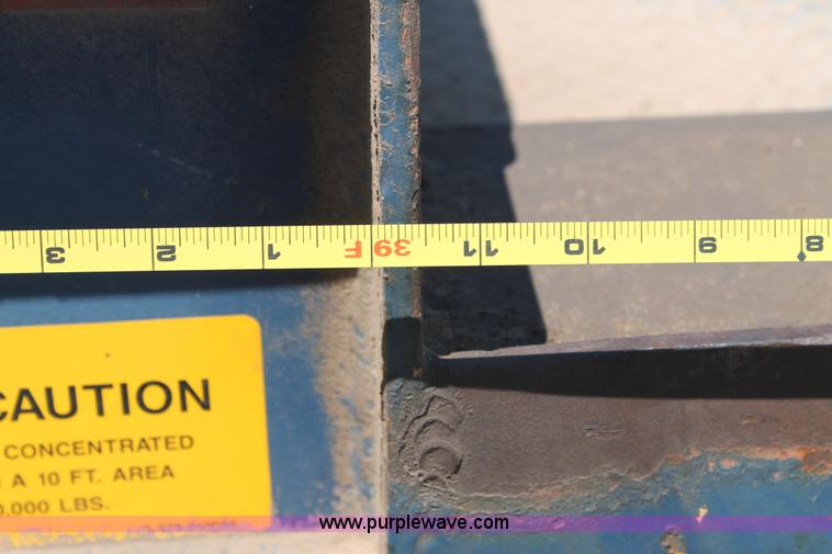 image for item J1498 2006 Landoll 330B equipment trailer