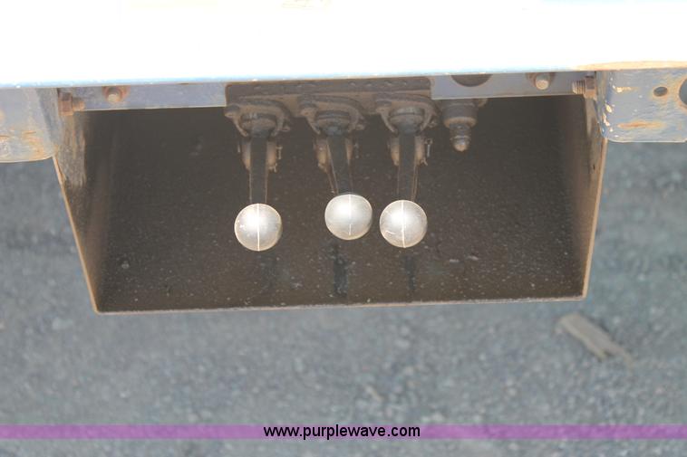 image for item J1498 2006 Landoll 330B equipment trailer