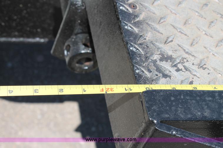 image for item J1498 2006 Landoll 330B equipment trailer