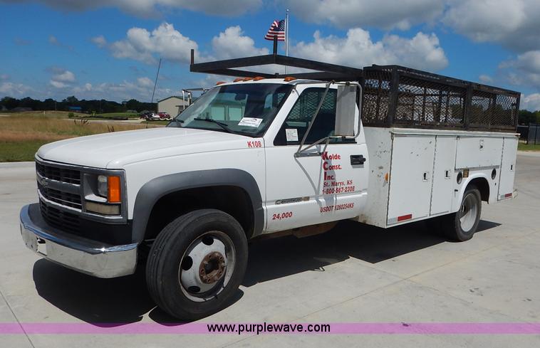 image for item J3815 2000 Chevrolet 3500 HD service truck