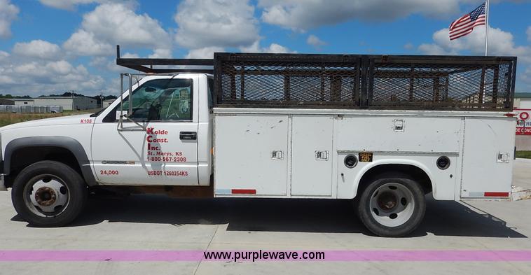 image for item J3815 2000 Chevrolet 3500 HD service truck