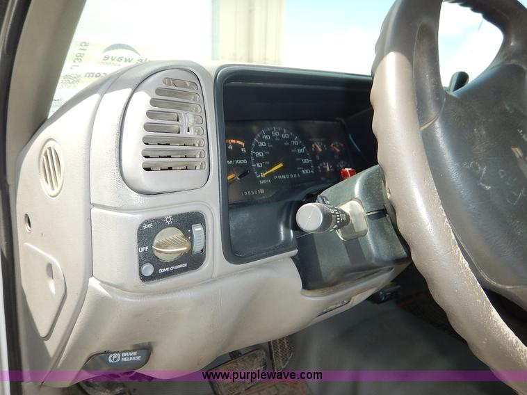image for item J3815 2000 Chevrolet 3500 HD service truck