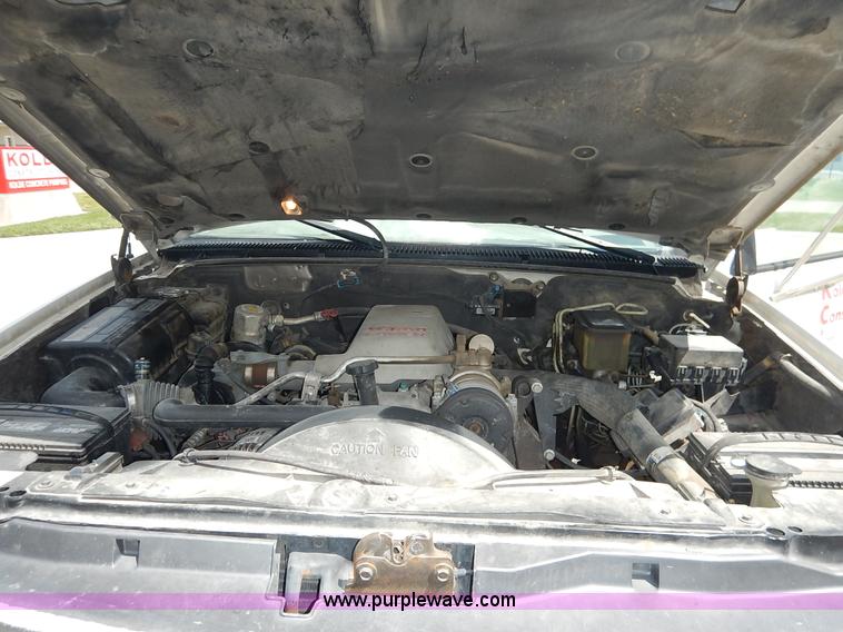 image for item J3815 2000 Chevrolet 3500 HD service truck