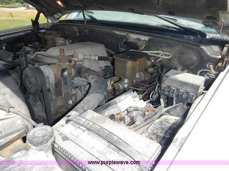 image for item J3815 2000 Chevrolet 3500 HD service truck