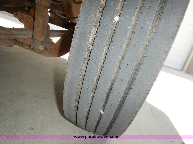 image for item J3815 2000 Chevrolet 3500 HD service truck