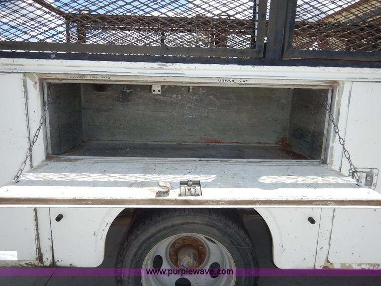 image for item J3815 2000 Chevrolet 3500 HD service truck