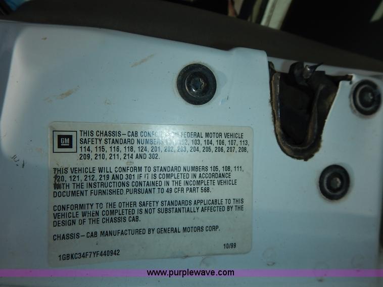 image for item J3815 2000 Chevrolet 3500 HD service truck