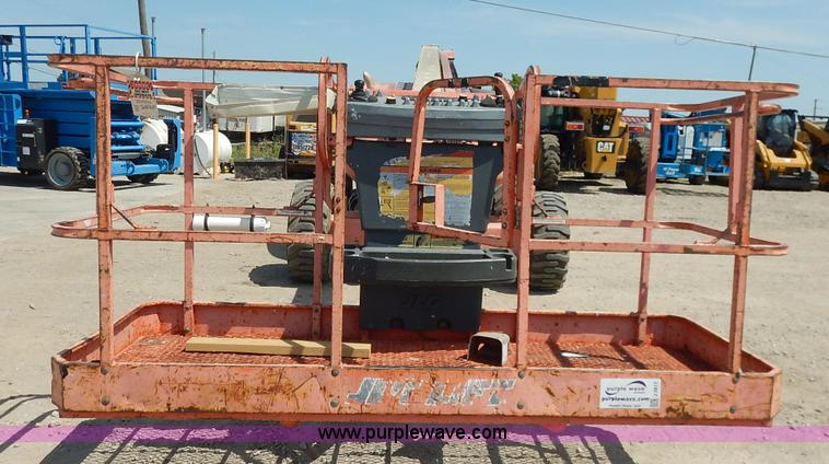 image for item J3817 1999 JLG Lift 600A boom lift