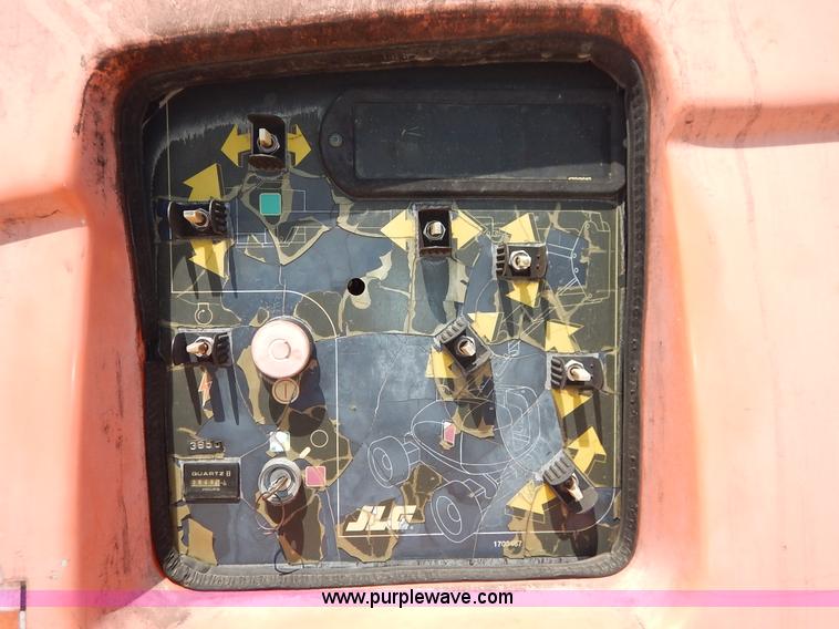 image for item J3817 1999 JLG Lift 600A boom lift