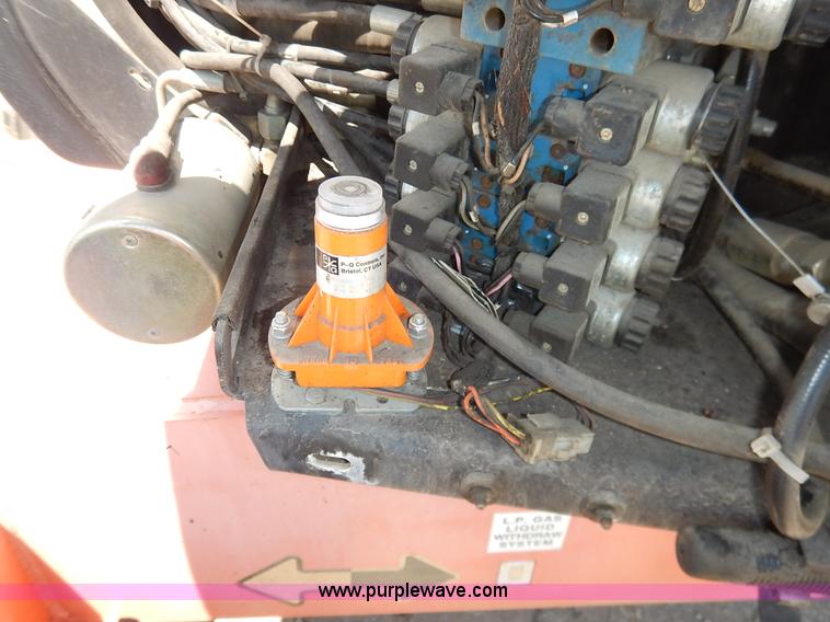 image for item J3817 1999 JLG Lift 600A boom lift