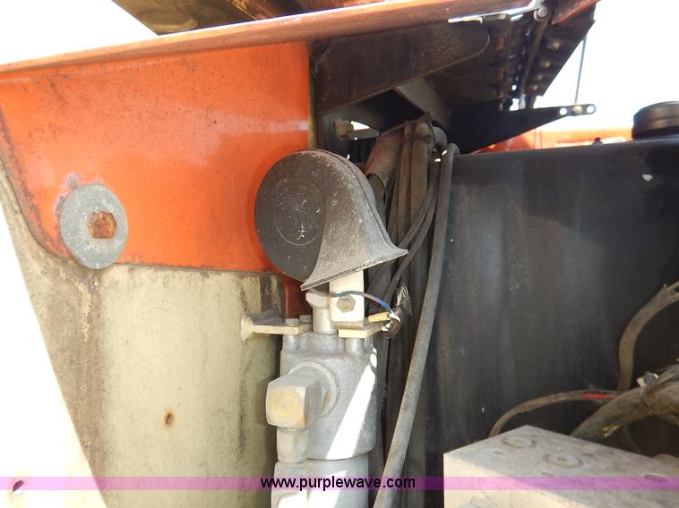 image for item J3817 1999 JLG Lift 600A boom lift