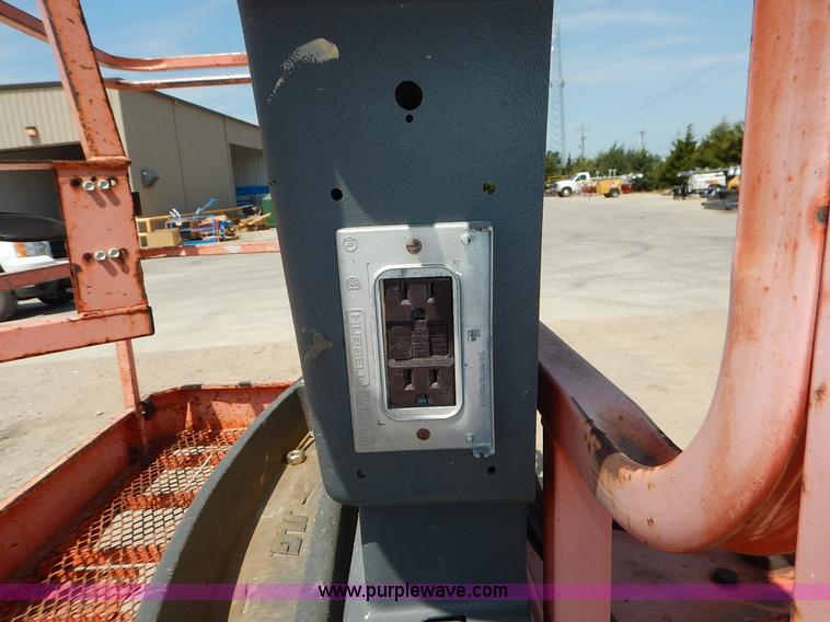 image for item J3817 1999 JLG Lift 600A boom lift