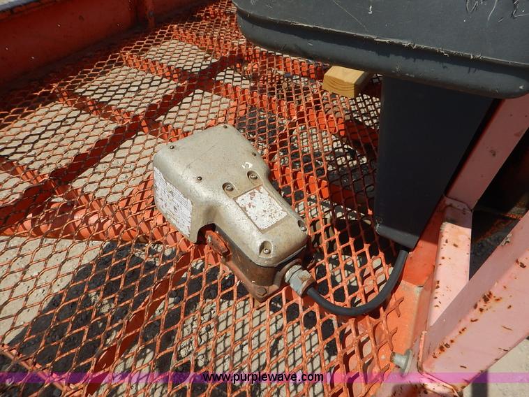 image for item J3817 1999 JLG Lift 600A boom lift