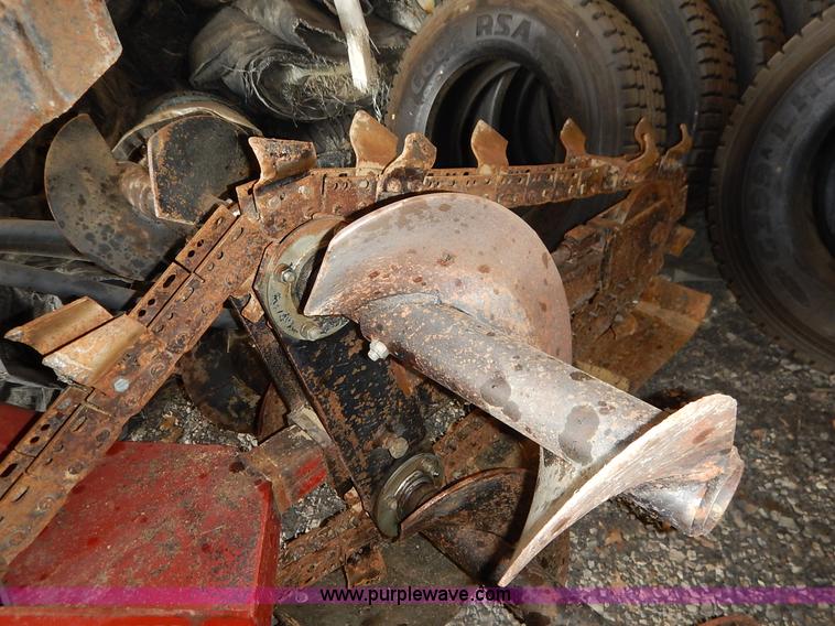 image for item J3825 Bainter 165436 skid steer trencher