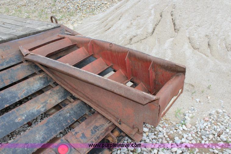 image for item J5908 1996 Towmaster T-50 equipment trailer