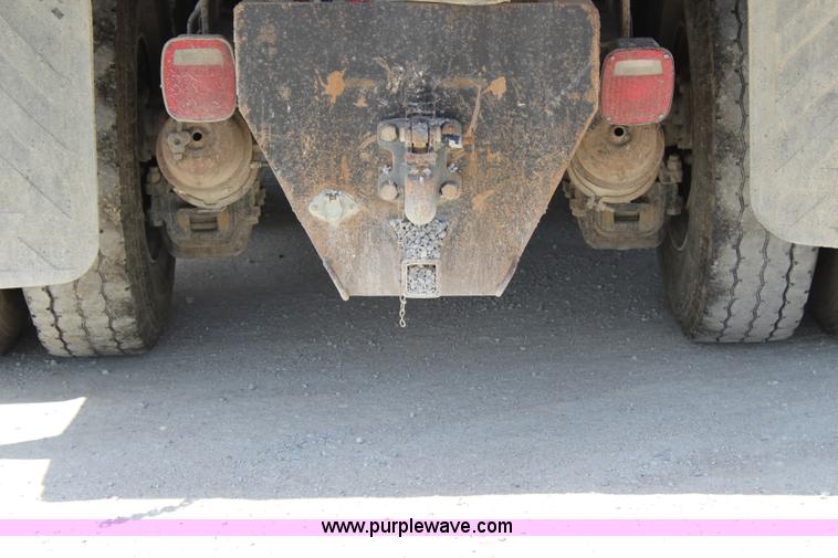 image for item J5972 2001 Mack CH613 dump truck