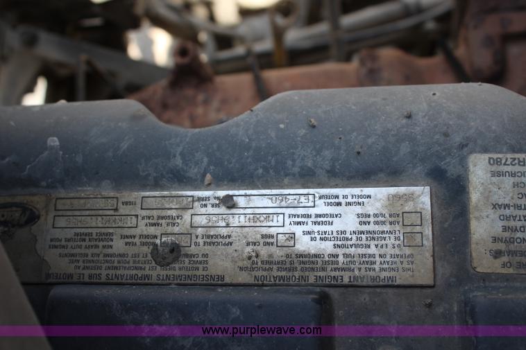 image for item J5972 2001 Mack CH613 dump truck