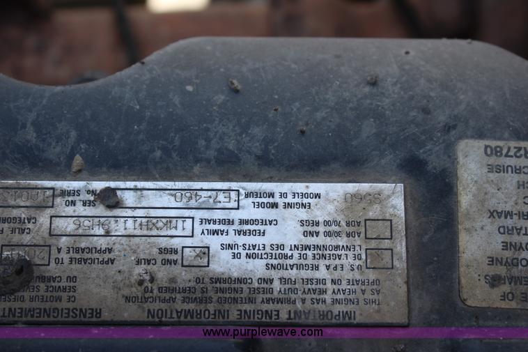 image for item J5972 2001 Mack CH613 dump truck