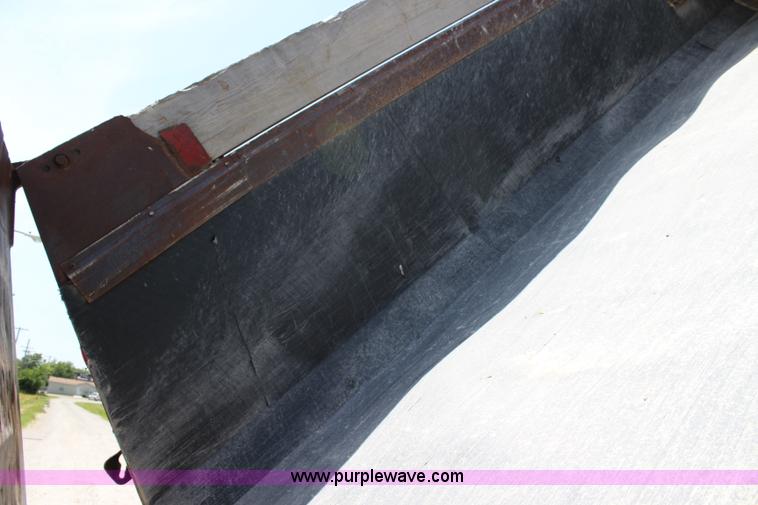 image for item J5972 2001 Mack CH613 dump truck